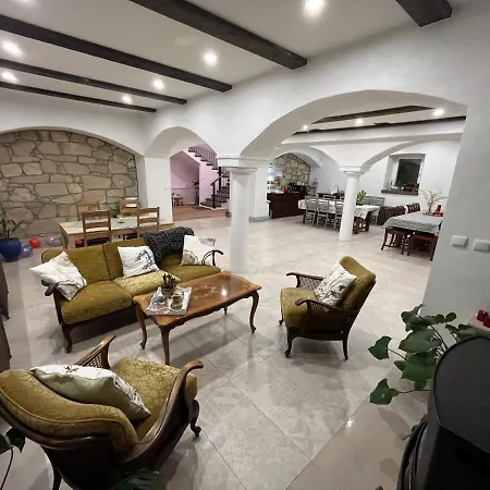 Bed & Breakfast Lawendowa Stajnia