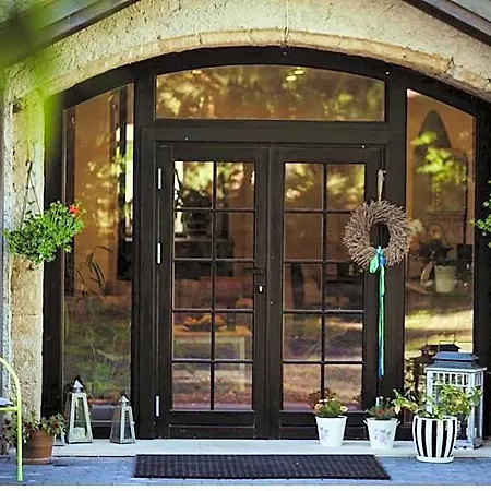 Lawendowa Stajnia Bed & Breakfast