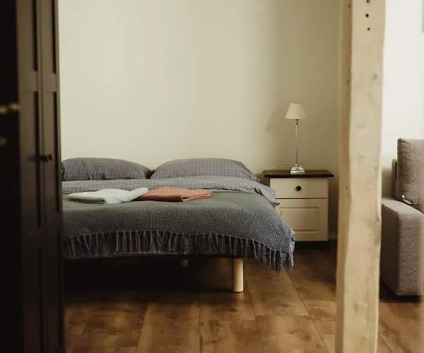 住宿加早餐酒店 Lawendowa Stajnia 希隆斯克地区勒武韦克